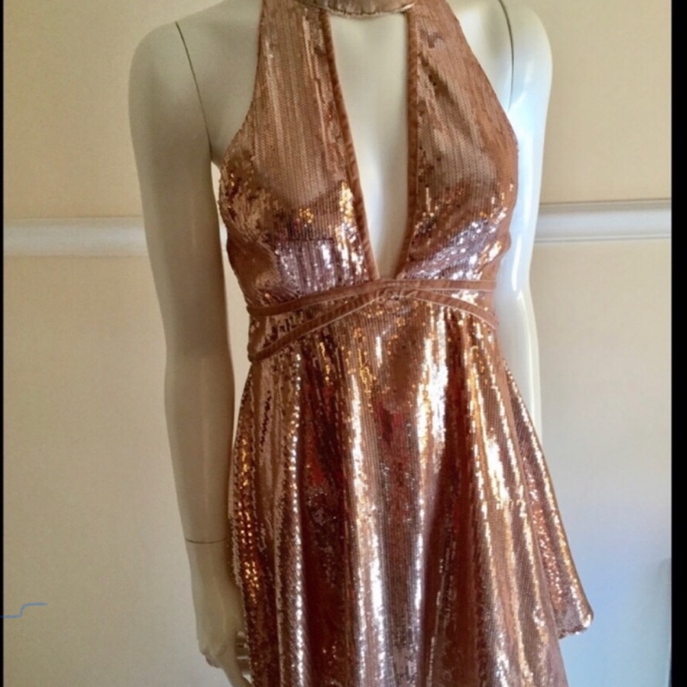 Get out in STYLE! New, FREE PEOPLE STUNNER, rose-gold beauty! PRICE DROPPED!